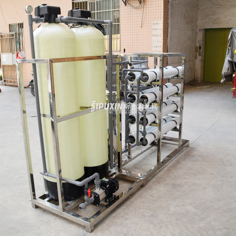 Máquina de tratamiento de agua de ósmosis inversa primaria de 2000L